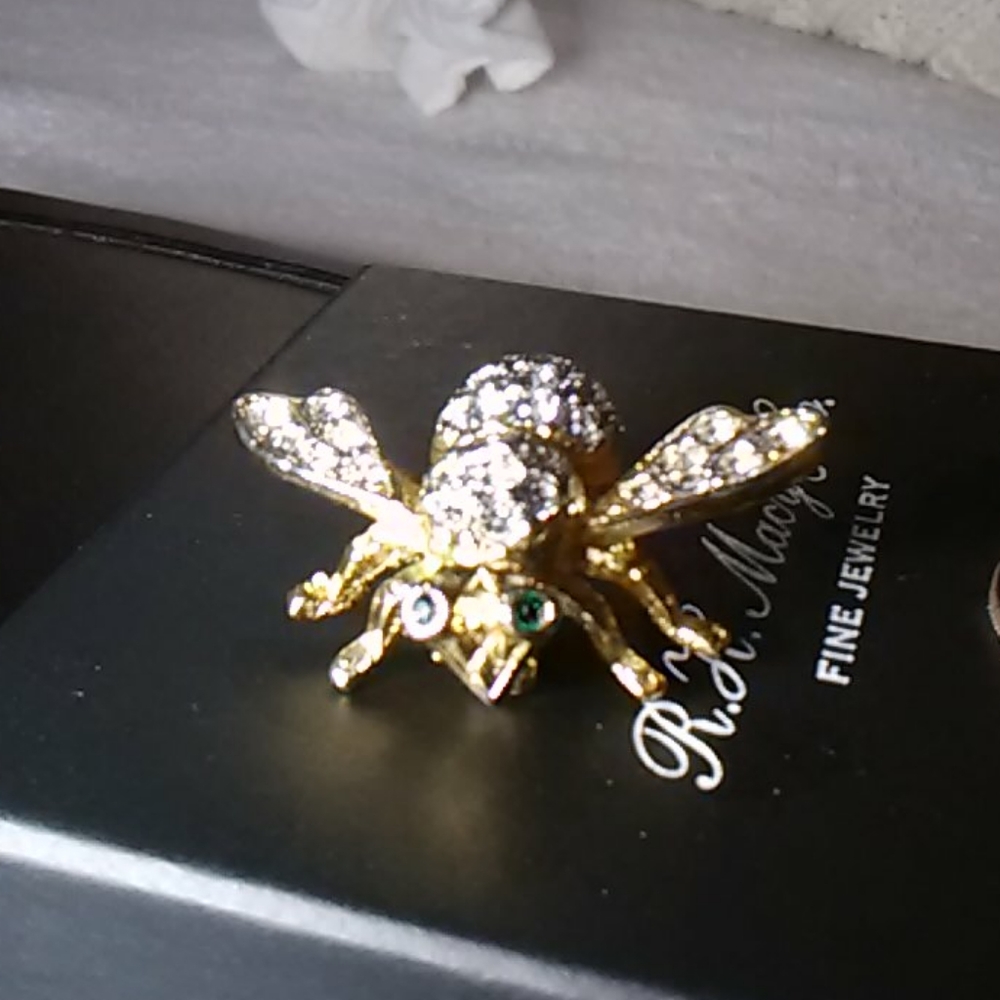 Joan Rivers Bee 🐝 Broach - Picture 3 of 3